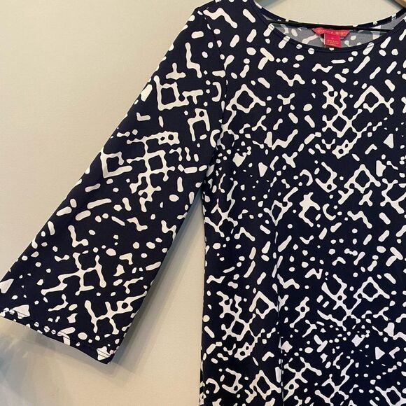 Sunny Leigh Medium Navy & White Abstract Pattern 3/4 Sleeve Flattering Dress - Picture 2 of 9